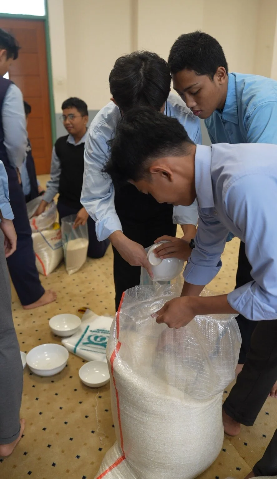 Foto 5 dari album Pendistribusia Beras Untuk Santri Tahfidz 2026